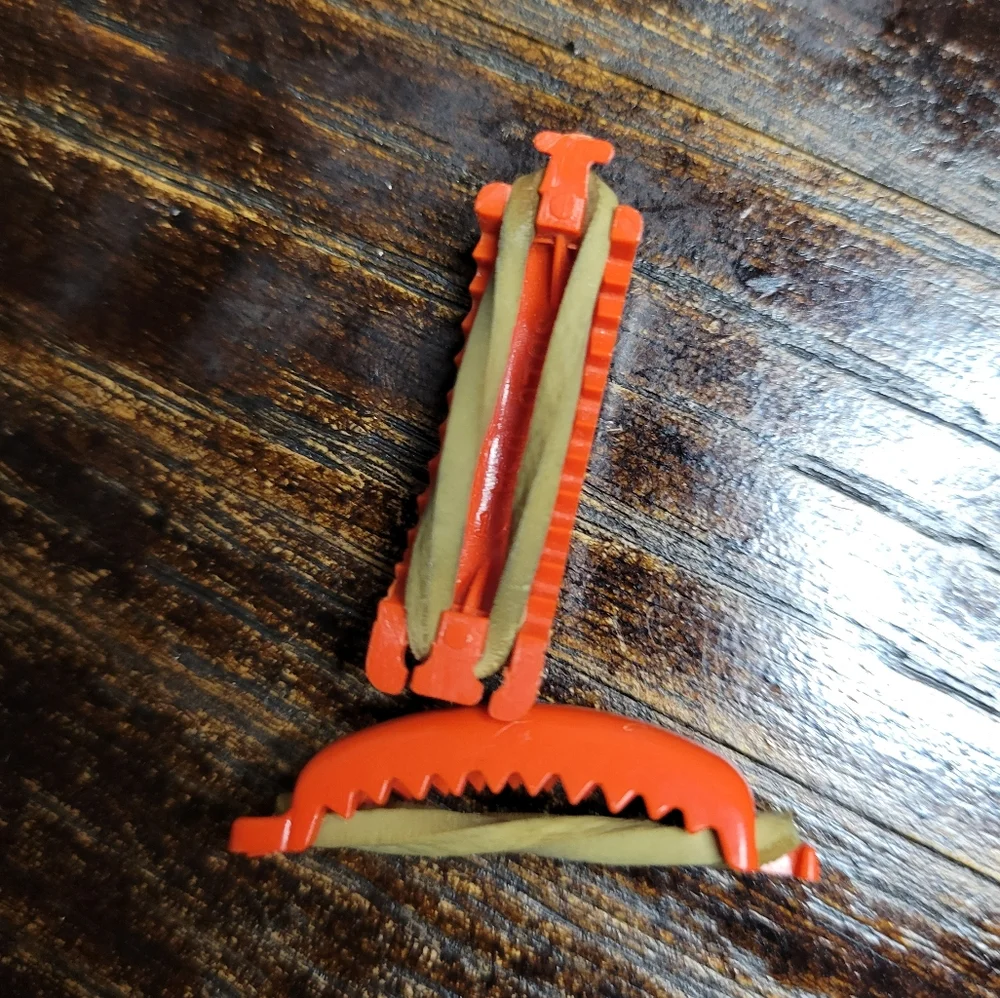 vintage 40s red pair of braid clips